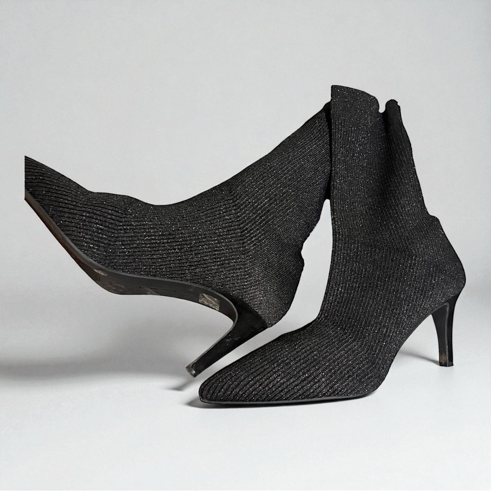 Vince Camuto Textured Black Heeled Boots • NWOT • Size 9